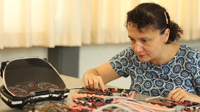 Photovoltaics Testing Lab - Electrical Engineering and Computer